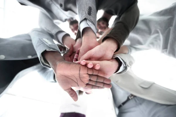 Equipo close up.business doblado sus manos juntas . — Foto de Stock