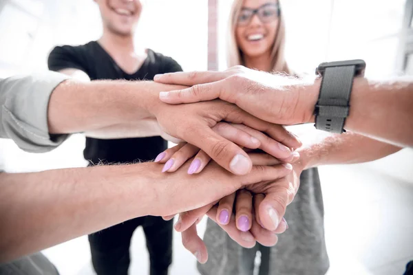 Business teamwork tillsammans om händerna. Lagarbete affärsidé — Stockfoto