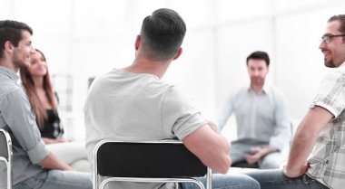 geçerli görevleri tartışırken iş takım