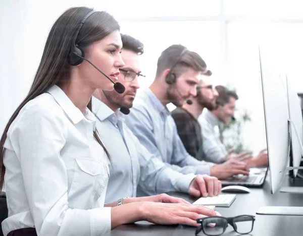 Call center employee in the workplace — Stock Photo, Image