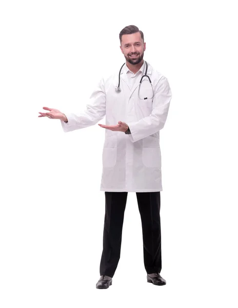 En pleno crecimiento. médico terapeuta sonriente apuntando al espacio de copia — Foto de Stock