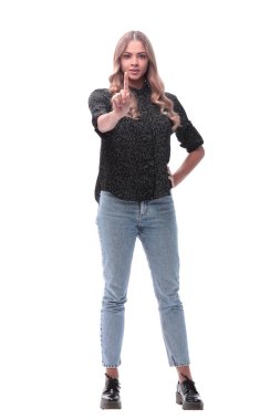 Tam gelişim. Kendine güvenen genç bir kadın dikkat çekiyor.