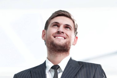 Beyaz arka plan üzerinde izole başarılı bir avukatı portresi