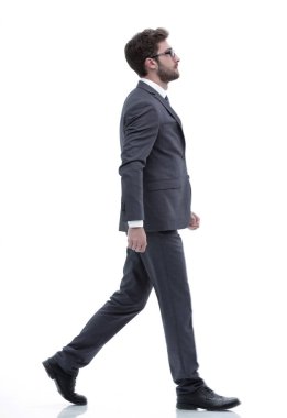 yan görünümü emin işadamı ileri gider.