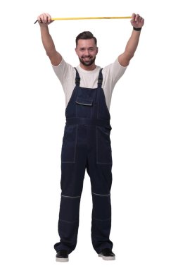 Tam gelişim. gülümseyen adam inşaatı gösteriyor - rulet