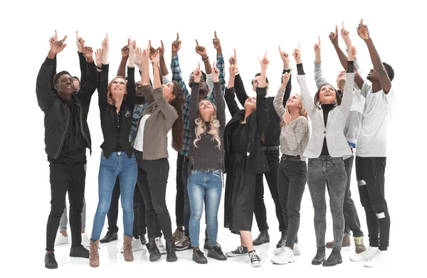 Casual groep van opgewonden vrienden met armen omhoog geïsoleerd op wit — Stockfoto