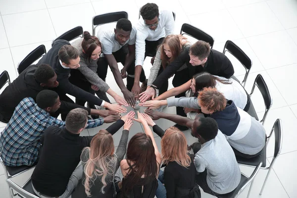 Grupo de Mãos Diversas Juntas Juntando Conceito — Fotografia de Stock