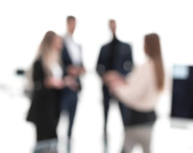 Ofisteki çalışanların bulanık görüntüsü.