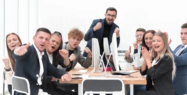 Gerente de proyecto y equipo empresarial en una reunión de oficina . —  Fotos de Stock