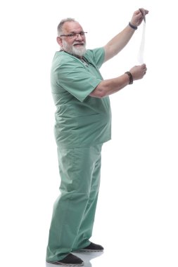 Tam gelişim. Deneyimli bir doktor hastanın röntgenine bakıyor.