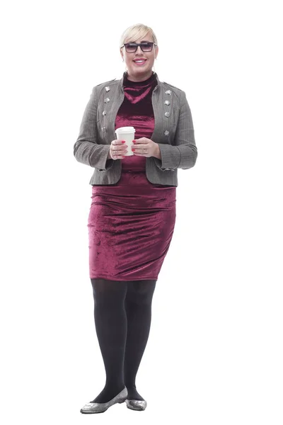 Lässige junge Frau mit Kaffee zum Mitnehmen. isoliert auf einem weißen — Stockfoto