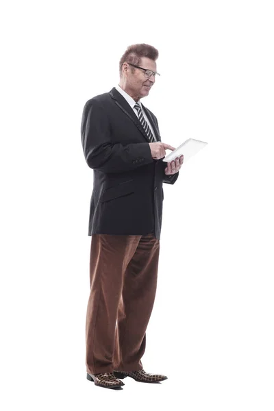 Homem de negócios feliz com um tablet digital. isolado em um branco — Fotografia de Stock