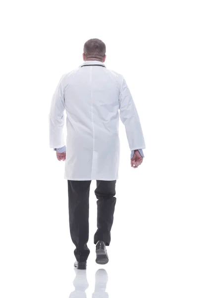 Vue arrière. médecin masculin confiant marchant à la rescousse — Photo