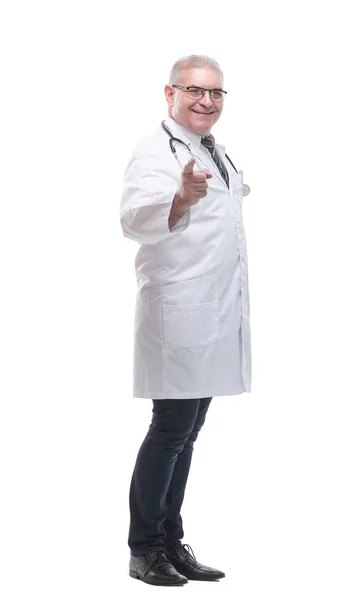 Tam gelişim. Bir yığın kitabı olan deneyimli bir doktor. — Stok fotoğraf