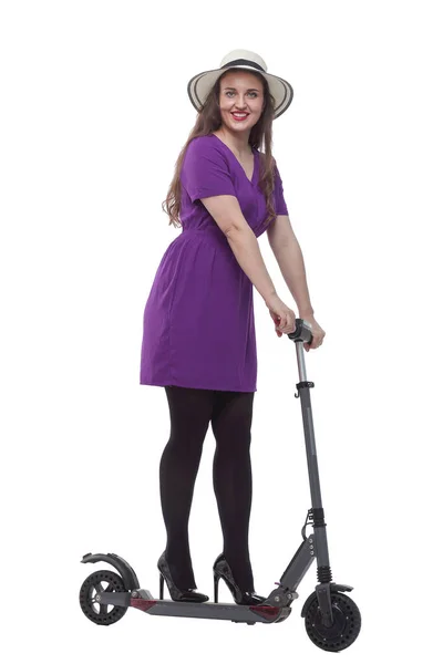 Longitud total. mujer joven de moda con un scooter. —  Fotos de Stock
