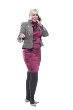 çekici sıradan bir kadın akıllı telefonundan yazışmaları okuyor.