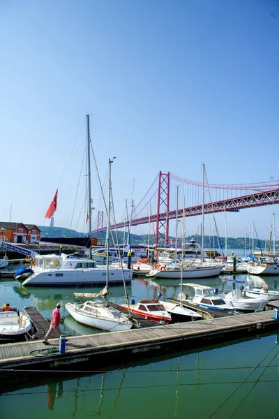 Lissabon Portugal April 2018 Visa Lyxiga Yachter Som Bunden Vid — Stockfoto