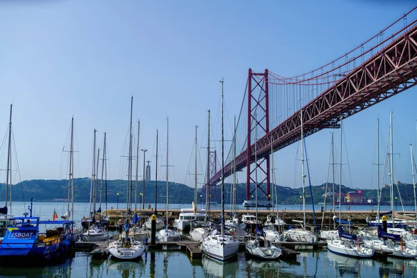 Lisbonne Portugal Avril 2018 Vue Des Yachts Luxe Attachés Quai — Photo