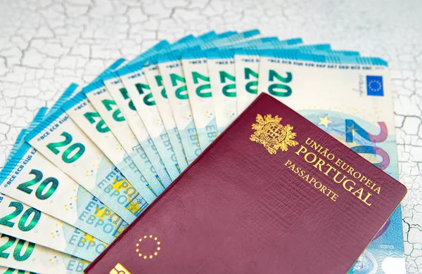 Biometriska Pass Med Euron Som Valuta Knäckt Bakgrund — Stockfoto