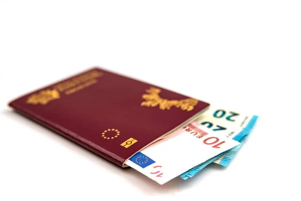 Portugese Paspoort Euro Bankbiljetten Geïsoleerd Witte Achtergrond — Stockfoto