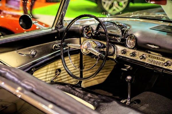 Lisbonne Avril 2018 Vue Intérieur Une Vieille Voiture Époque Lisbonne — Photo