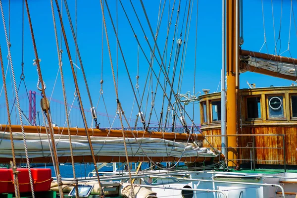 Winch Rope Old Wooden Sailboat Yacht Teak Pulleys — Stock Photo, Image