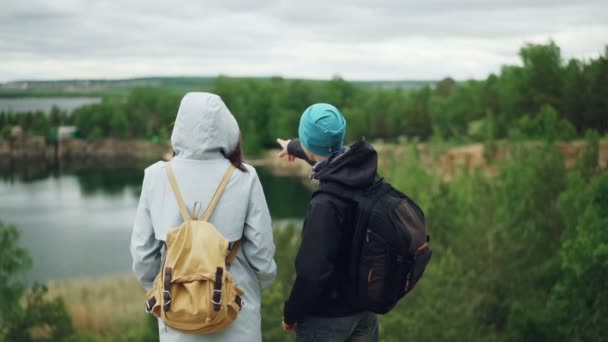 Slow Motion Portrait Two Friends Tourists Enjoying View Mountain Young — Stock Video