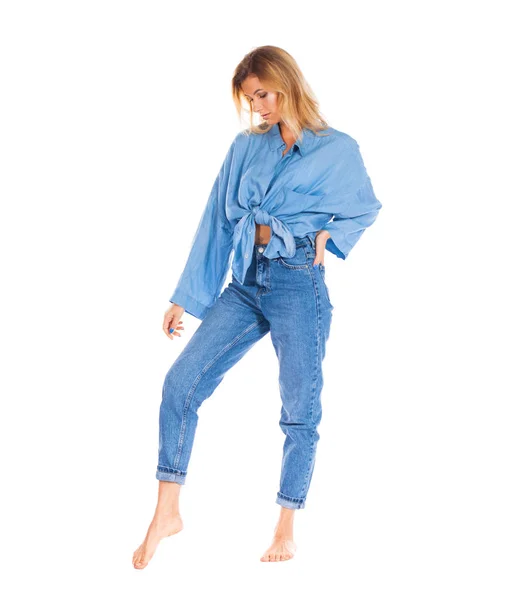 Retrato Larga Duración Una Joven Rubia Sonriente Linda Jeans Azules — Foto de Stock