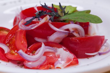 Domates ve soğan meze salata