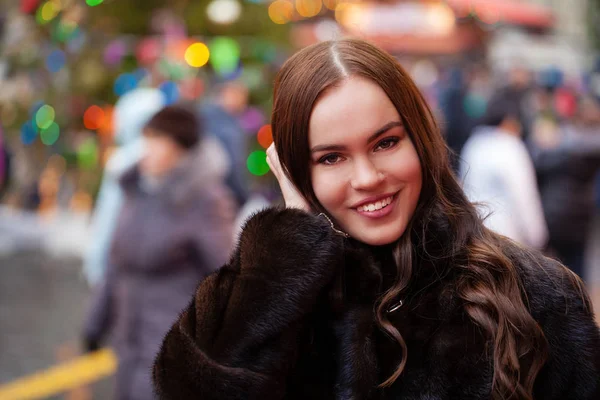 Kış Kırmızı Kare Merkezi Moskova Poz Bir Genç Güzel Kadın — Stok fotoğraf