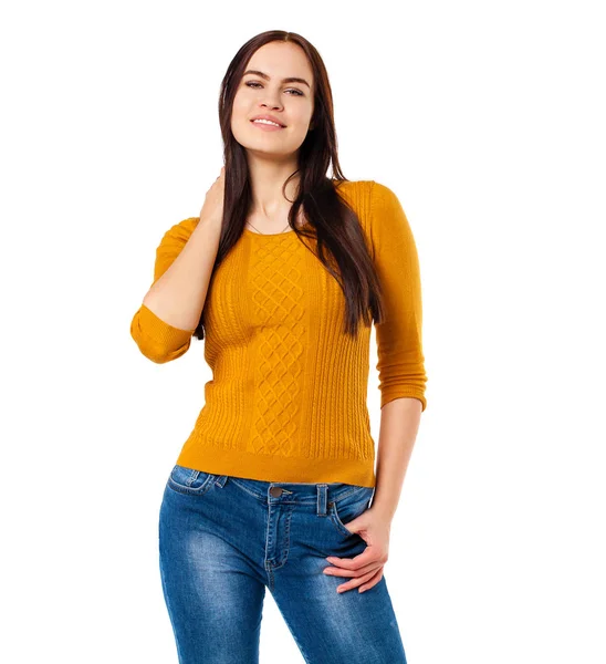 Glad Brunett Kvinna Blå Jeans Och Senap Tröja Isolerad Vit — Stockfoto