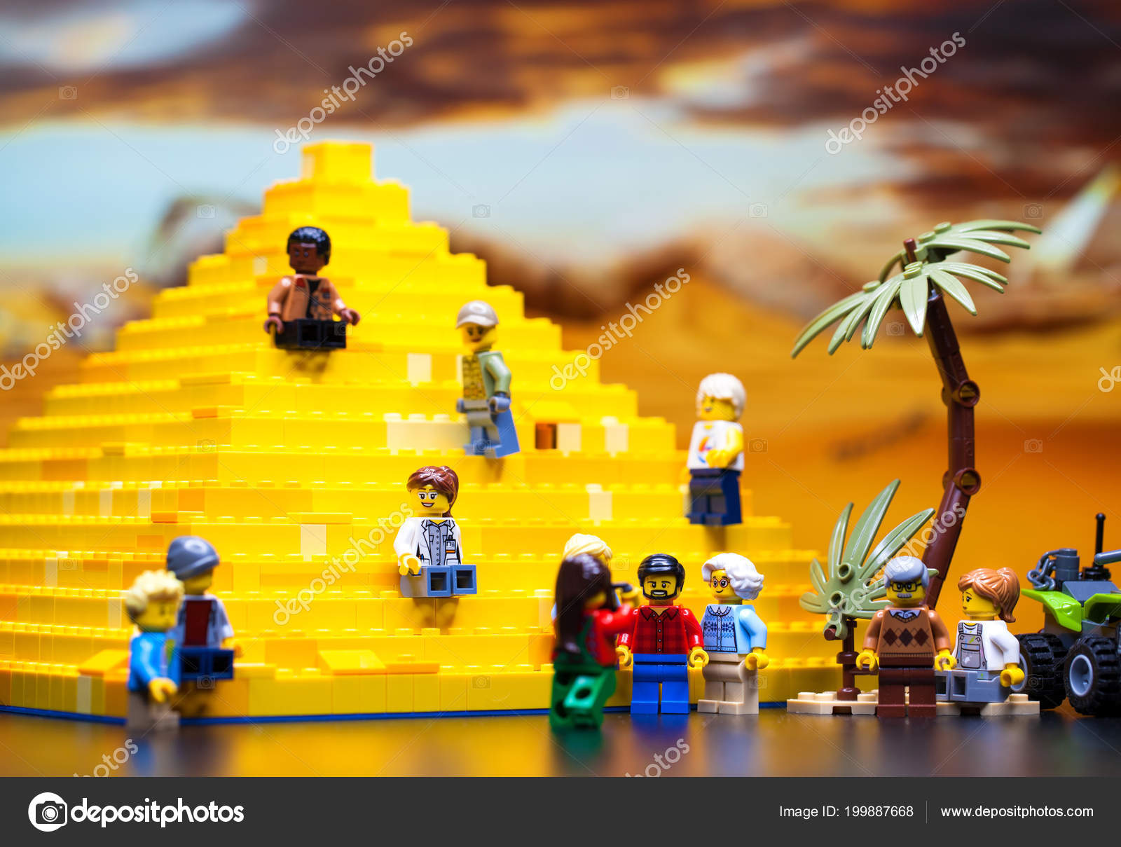 Russia April 2018 Constructor Lego Classic Minifigurki Little Group – Stock Editorial Photo © #199887668