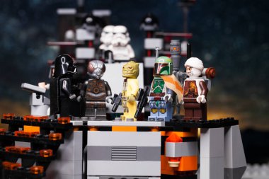 Rus, 03 Nisan 2018. Oluşturucu Lego Star Wars. Darth Vader ve ödül avcıları 