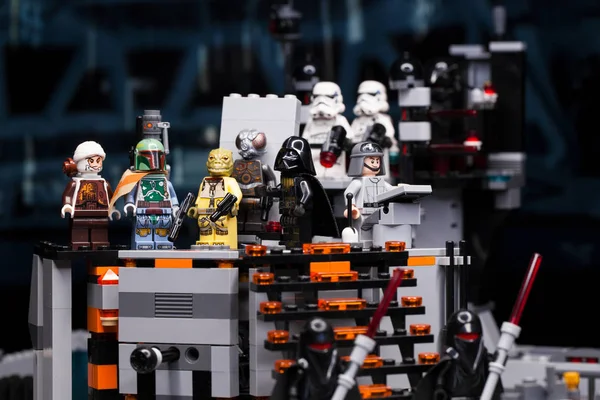 Rus, 03 Nisan 2018. Oluşturucu Lego Star Wars. Darth Vader ve ödül avcıları 