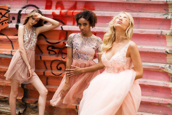 Street Fashion Three Models Pink Dress — Stock Photo, Image