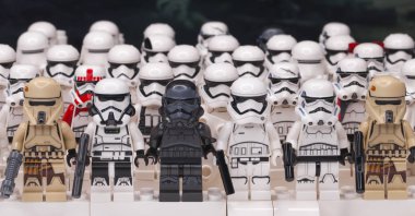 Rusya, 16 Mayıs 2018. Oluşturucu Lego Star Wars. Mini-Fırtına destan farklı bölümlerini gelen askerlerin isimlerinden