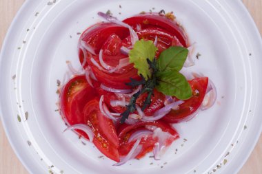 Domates ve soğan meze salata