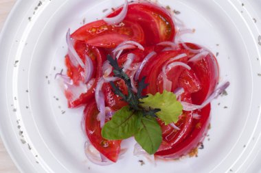 Domates ve soğan meze salata