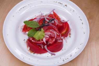 Domates ve soğan meze salata