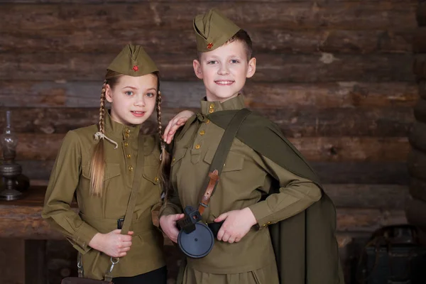 Dos Niños Con Uniformes Militares Gran Guerra Patria Segunda Guerra — Foto de Stock