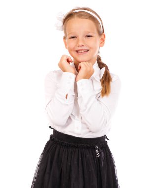 Güzel bir sarışın küçük kız, beyaz arka plan üzerinde izole