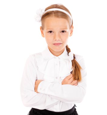 Güzel bir sarışın küçük kız, beyaz arka plan üzerinde izole