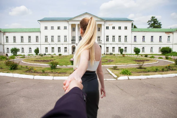 Follow Young Beautiful Blonde Girl Pulls Arm Her Boyfriend Summer — Stock Photo, Image