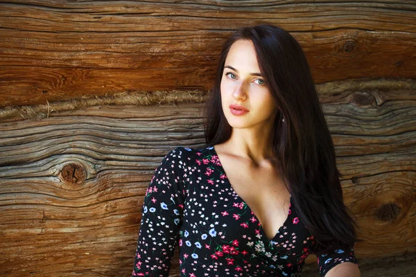 Portrait Beautiful Young Brunette Woman Dress Background Old Wooden Wall — Stock Photo, Image