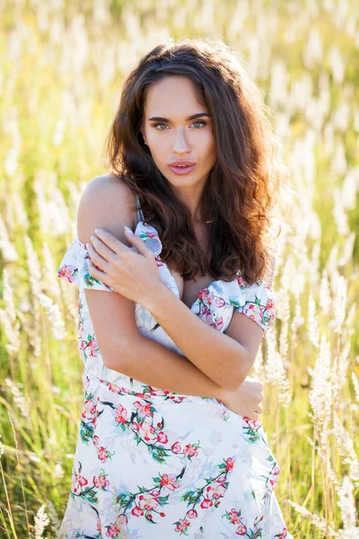 Portrait Close Young Beautiful Brunette Woman White Dress Posing Sunset — Stock Photo, Image