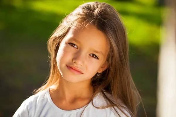 Portrait Beautiful Young Brunette Little Girl Summer Outdoors — Stock Photo, Image