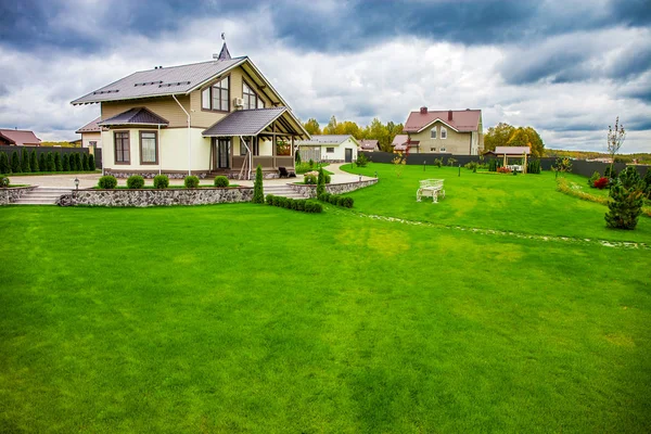 Роскошный Загородный Дом Осенние Наружные Помещения — стоковое фото