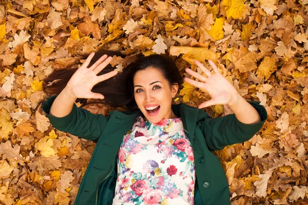 Top Uitzicht Portret Van Een Mooie Jonge Arabische Brunette Vrouw — Stockfoto