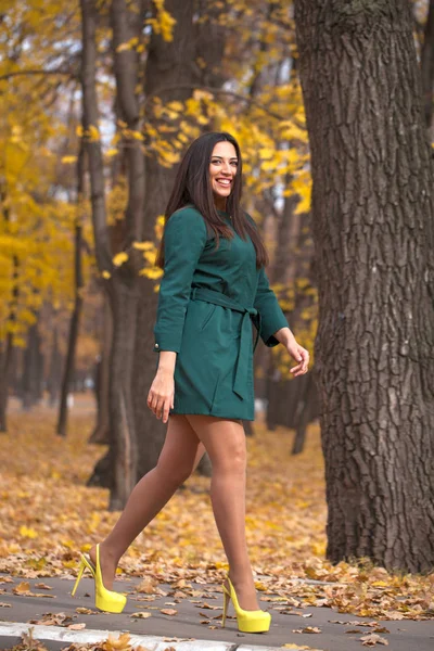 Portrait Young Beautiful Brunette Woman Short Green Coat Walking Autumn — Stock Photo, Image