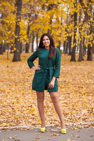 Portrait Young Beautiful Brunette Woman Short Green Coat Walking Autumn — Stock Photo, Image